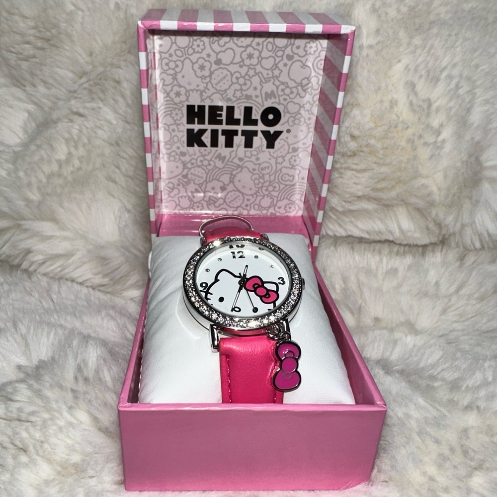 New hello kitty hot pink wrist watch